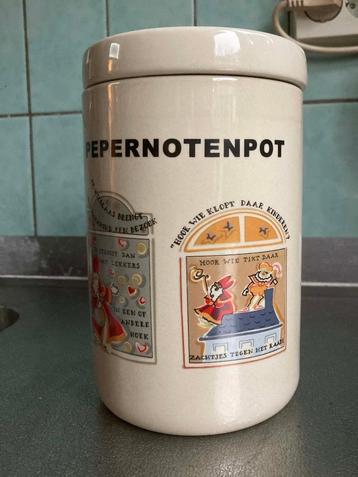 Pepernotenpot met tekeningen, diameter 13 cm, hoogte 20 cm beschikbaar voor biedingen
