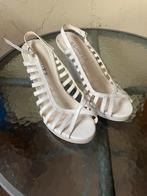Witte sleehak sandalen - Maat 37, Ophalen of Verzenden, Gedragen, Wit, Sandalen of Muiltjes