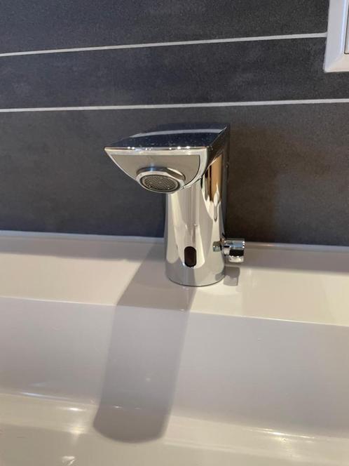 Twee Grohe wastafelmenkranen met infrarood en menging, Doe-het-zelf en Verbouw, Sanitair, Zo goed als nieuw, Kraan, Chroom, Ophalen