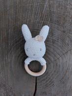 Bijtring nijntje wit.
Gehaakt met 100% katoen., Ophalen of Verzenden, Nieuw