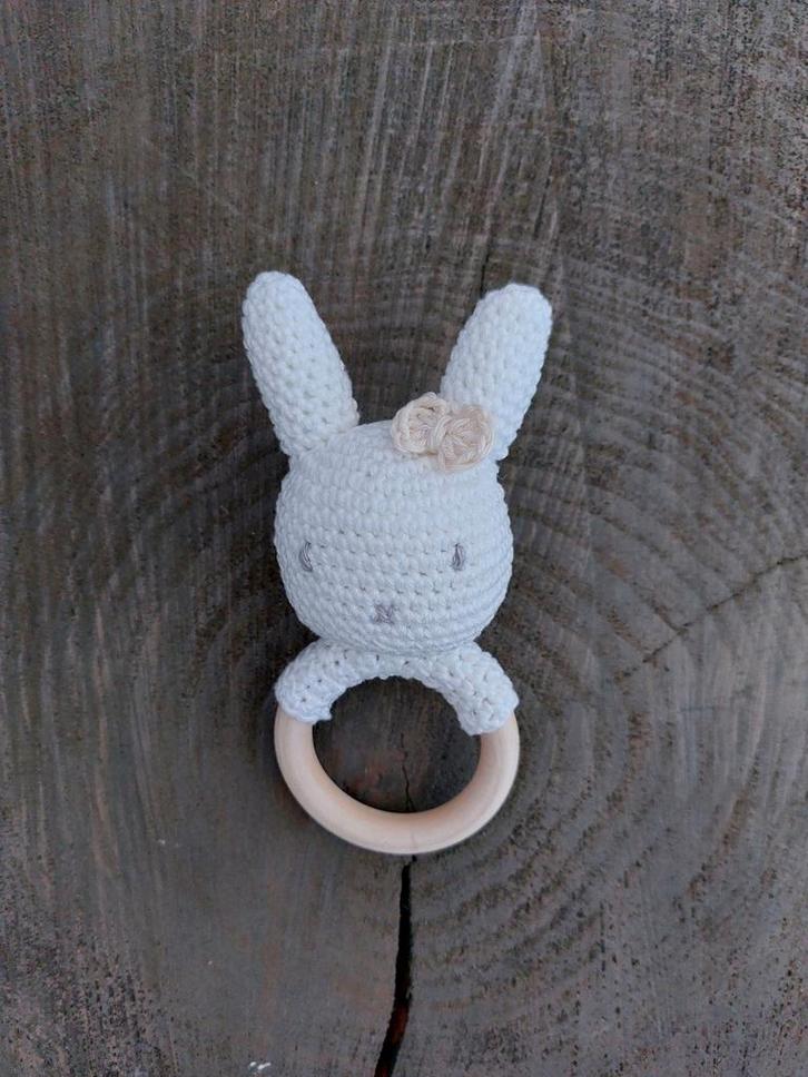 Bijtring nijntje wit.
Gehaakt met 100% katoen., Kinderen en Baby's, Kraamcadeaus en Geboorteborden, Nieuw, Ophalen of Verzenden