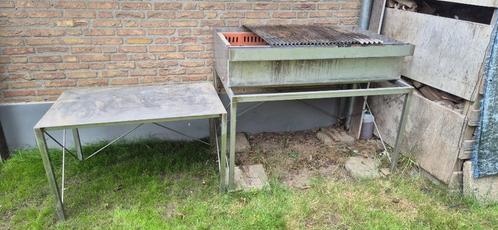 Rvs BBQ met vuurvaste stenen en een rvs bijzettafel, Tuin en Terras, Houtskoolbarbecues, Gebruikt, Ophalen