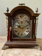 Antieke Engelse tafelklok, Ophalen