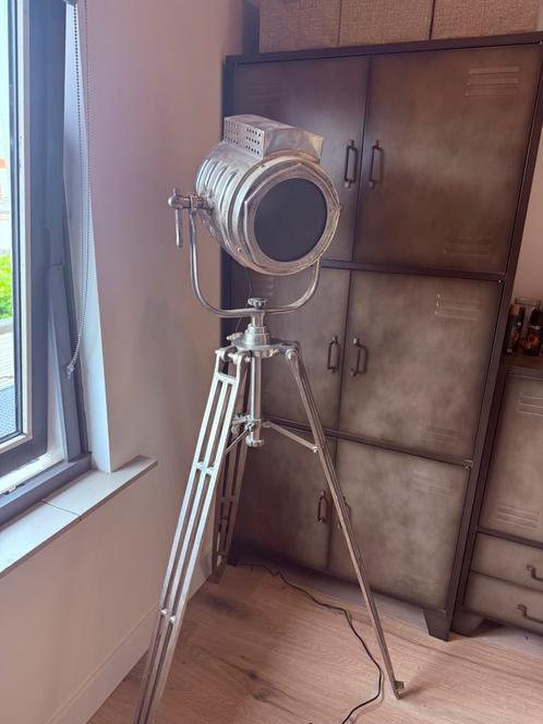 Dimehouse Gabe Vloerlamp Industrieel - Nikkel Staal, Huis en Inrichting, Lampen | Vloerlampen, Zo goed als nieuw, 150 tot 200 cm
