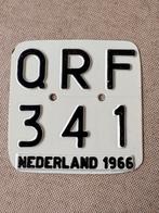 Vintage Nederlands bromfietsplaatje 1966 – QRF 341 origineel, Ophalen of Verzenden