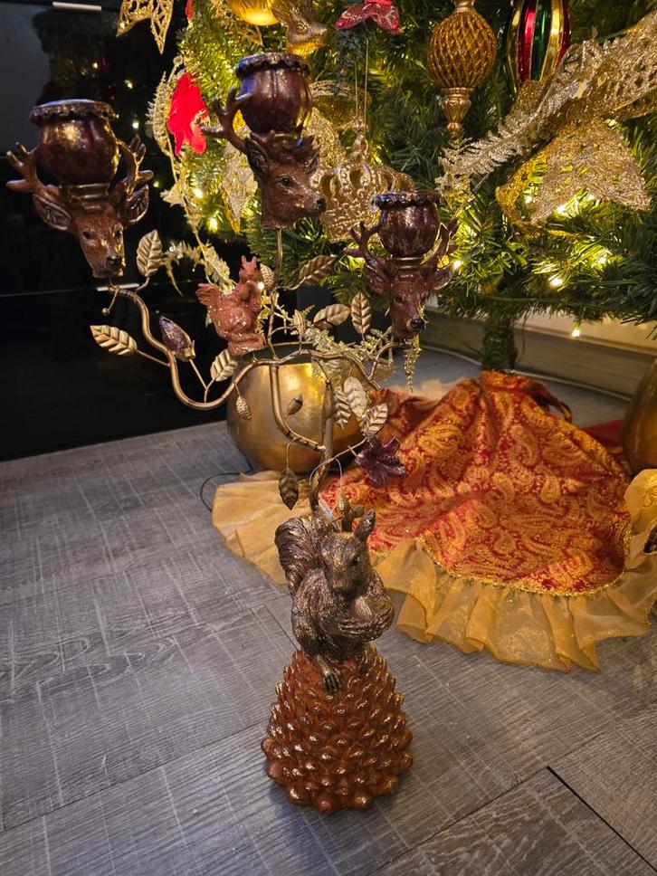 Decoratieve kandelaar met eekhoorn en herten, Huis en Inrichting, Woonaccessoires | Kandelaars en Kaarsen, Minder dan 25 cm, Overige materialen