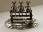 Zilveren miniatuur jongens op hekje, zilversmid Niekerk, Verzenden, Zilver