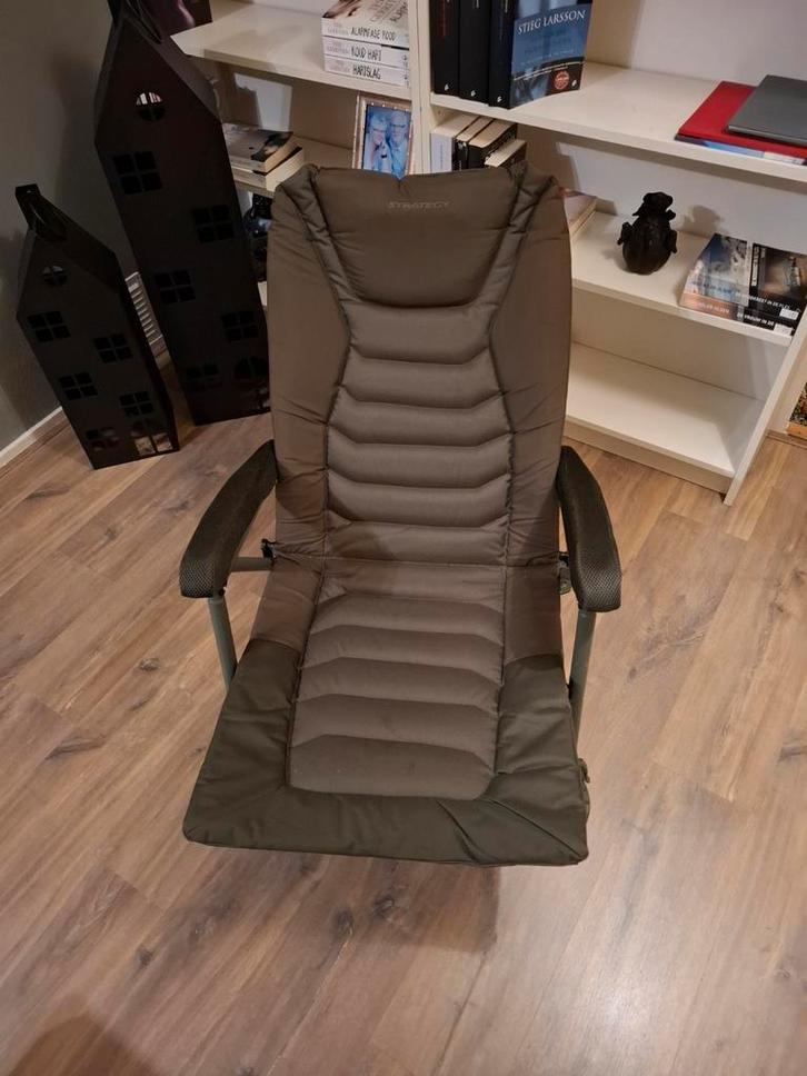 Visstoel Strategy Lounger 52, Watersport en Boten, Hengelsport | Algemeen, Gebruikt, Ophalen