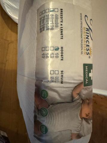 Baby bed orthopedisch matress 60x120cm beschikbaar voor biedingen