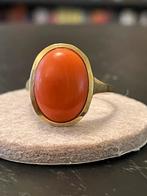 Gouden ring met grote bloedkoraal, Ophalen of Verzenden, Goud, Ring