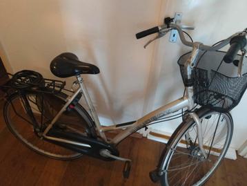 Damesfiets peugot beschikbaar voor biedingen