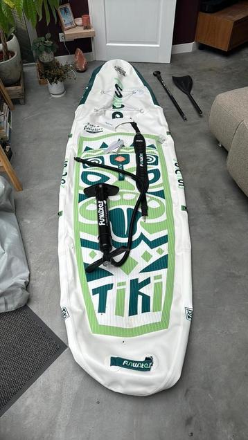 Padelboard kleur groen beschikbaar voor biedingen