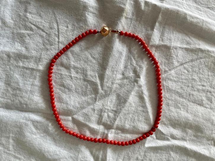 BLOEDKORAAL KETTING met gouden slot - WD014, Sieraden, Tassen en Uiterlijk, Antieke sieraden, Ketting, Goud, Met edelsteen, Ophalen of Verzenden