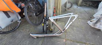 Stella Livorno Frame + Stella SR Suntour Veervork – gebruikt beschikbaar voor biedingen