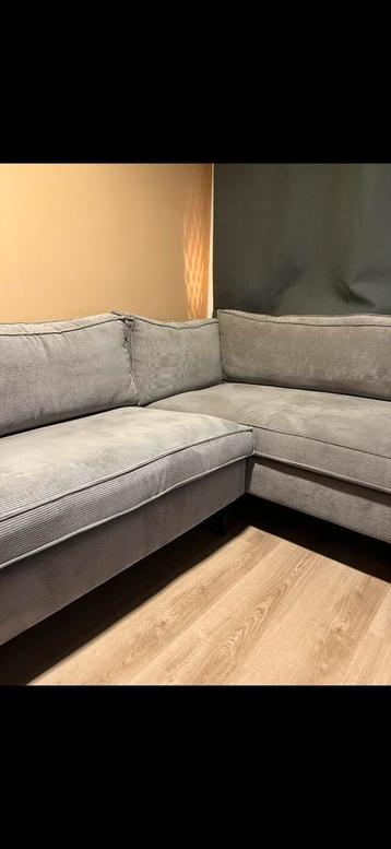 Hoekbank te koop beschikbaar voor biedingen