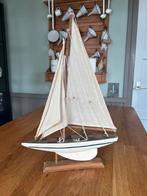 Decoratieve zeilboot op stander - 50 cm hoog, Ophalen of Verzenden, Gebruikt