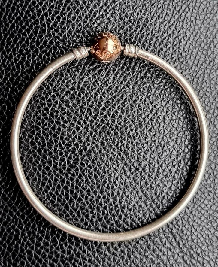 Pandora armband Moments, Sieraden, Tassen en Uiterlijk, Bedels, Zo goed als nieuw, Pandora, Zilver, Ophalen of Verzenden