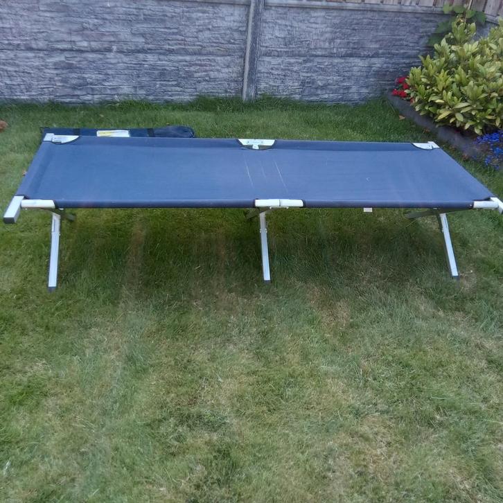 Veldbed, Caravans en Kamperen, Kampeermeubelen, Zo goed als nieuw, Ophalen of Verzenden