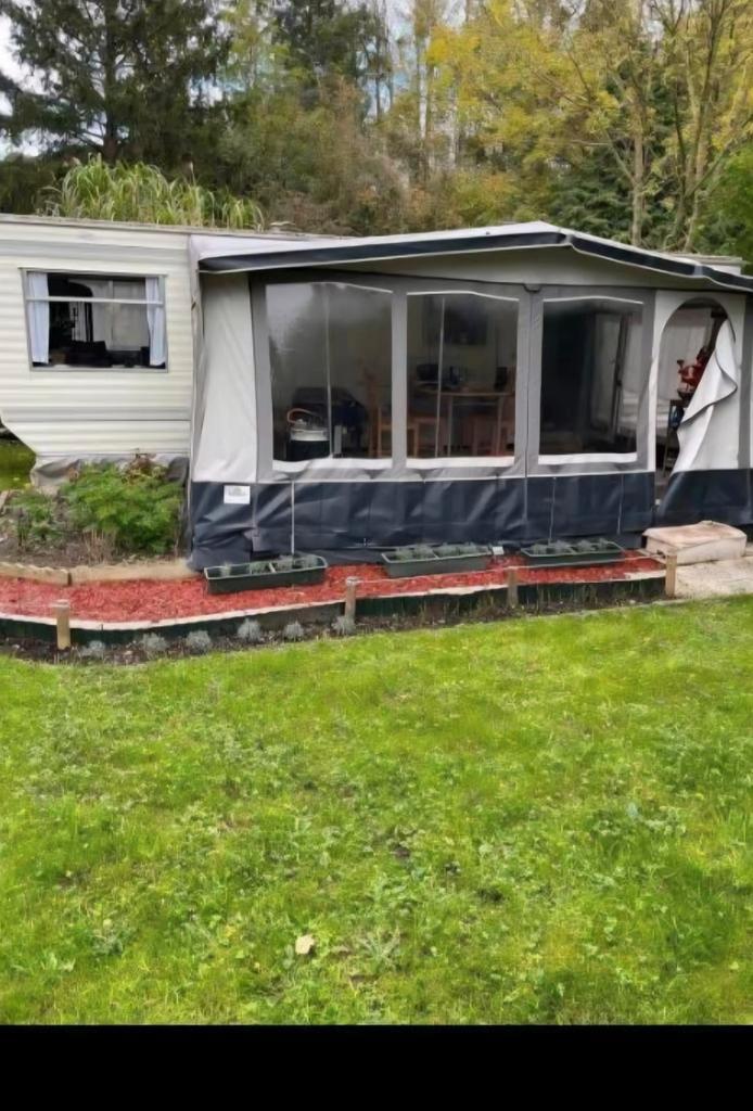 Charmante stacaravan in de Belgische Ardennen, Caravans en Kamperen, Stacaravans, Ophalen