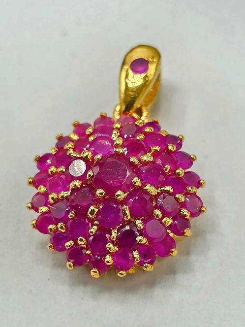 Zilver Vergulde Hanger met Natuurlijke Robijn Steentjes, Sieraden, Tassen en Uiterlijk, Overige Accessoires, Zo goed als nieuw