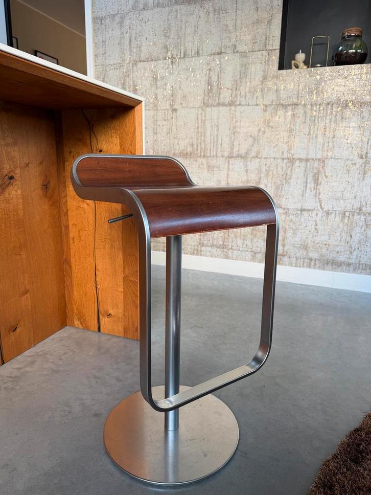 2x Lapalma Lem barkruk - Stijlvol design, Huis en Inrichting, Barkrukken, Gebruikt, 60 tot 90 cm, Hout, 1 kruk, In hoogte verstelbaar