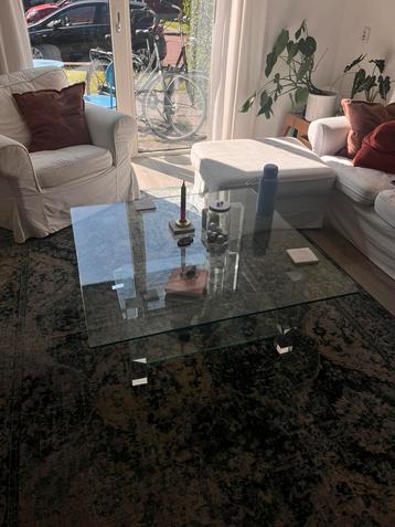 Glazen salontafel beschikbaar voor biedingen
