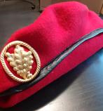 Aangeboden rode baret met eikenloof embleem   DUITS, Ophalen of Verzenden, Landmacht, Duitsland, Helm of Baret