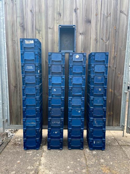 Stapelbakken 30x20x15 blauw, gebruikt.,40 stuks, Doe-het-zelf en Verbouw, Kratten en Dozen, Gebruikt, Bak of Kist, Minder dan 50 cm