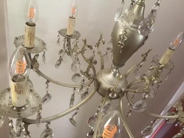 Prachtige gave kroonluchter met 8 armen beschikbaar voor biedingen