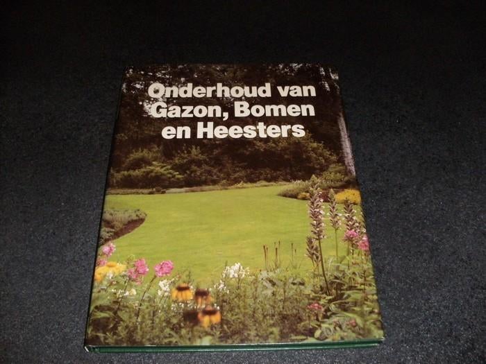 - Lekturama	Onderhoud van gazon, bomen en heesters, Boeken, Wonen en Tuinieren, Gelezen, Tuinieren en Tuinplanten, Ophalen of Verzenden