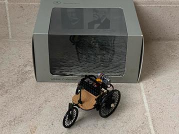 MiniChamps Mercedes-Benz Motorwagen 1886 beschikbaar voor biedingen