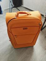 Opvallende oranje reiskoffer, Ophalen, Zo goed als nieuw, Hard kunststof, Wieltjes
