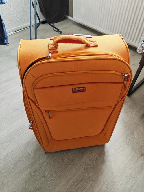 Opvallende oranje reiskoffer, Sieraden, Tassen en Uiterlijk, Koffers, Zo goed als nieuw, Hard kunststof, Wieltjes, Ophalen