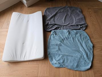 Aankleedkussen + 2 Badstofhoezen beschikbaar voor biedingen