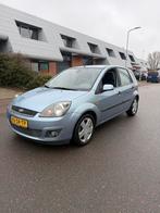 Ford Fiësta 1.3 8V 5DR 2006 nieuwe apk airco, Auto's, Ford, 1299 cc, 40 €/maand, 4 cilinders, Blauw