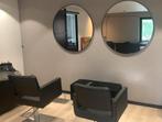 Kappersstoelen en wasbak, Diensten en Vakmensen, Kappers en Thuiskappers