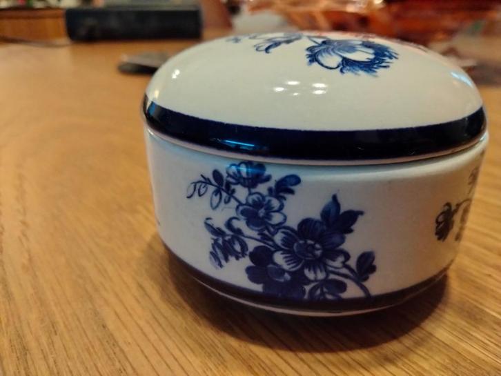 Deksel doosje Italië. Porcelein Blauw-wit.Ceramiche Italië, Huis en Inrichting, Woonaccessoires | Overige, Gebruikt, Ophalen