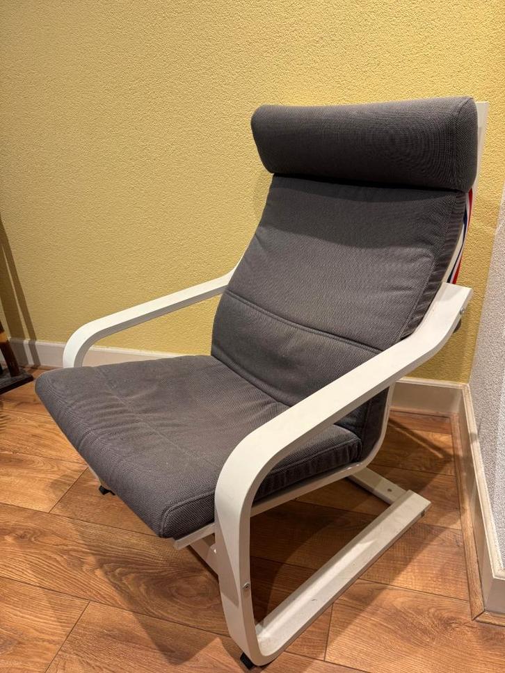 Ikea Poang stoel grijs-wit, Huis en Inrichting, Stoelen, Zo goed als nieuw, Eén, Hout, Stof, Grijs, Ophalen