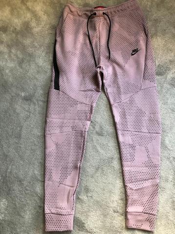 Mooie Nieuwe oudroze Nike Tech joggingbroek mt S/M  beschikbaar voor biedingen