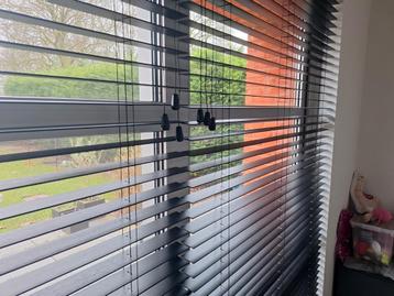 Kwalitatieve houten lamellen van Mottura beschikbaar voor biedingen