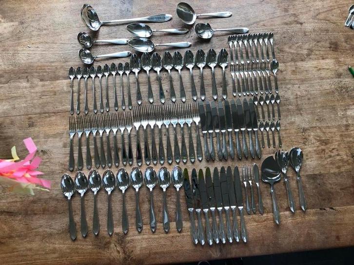 Sola 100 puntfilet, 9 pers.verzilverd, 104 delig, nieuwstaat, Antiek en Kunst, Antiek | Bestek, Ophalen of Verzenden