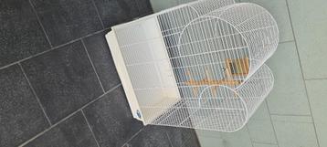 Vogelkooi wit beschikbaar voor biedingen