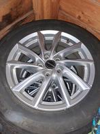 4 goede winterbanden 1 seizoen gebruikt., Auto-onderdelen, Banden en Velgen, 17 inch, Band(en), Personenwagen, 225 mm