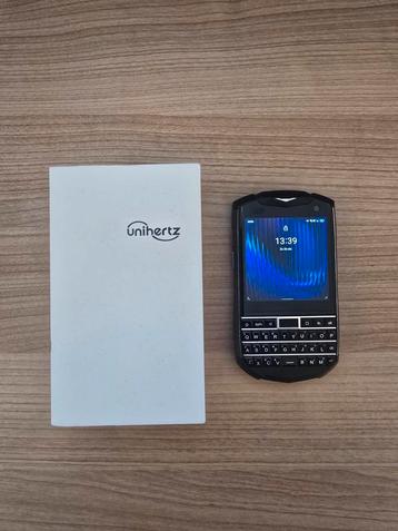 Unihertz Titan Pocket beschikbaar voor biedingen