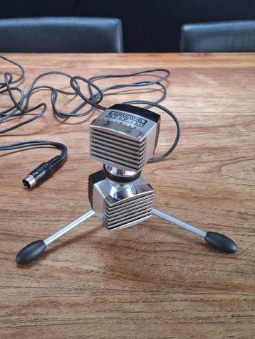 vintage retro Grundig GDSM 331 microfoon op statief driepoot beschikbaar voor biedingen