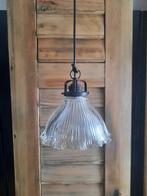 Frans holophane glas hanglamp , antiek glazen lamp, Antiek en Kunst, Antiek | Lampen, Ophalen of Verzenden