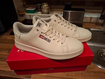 DIESEL sneaker..wit..maat 40..met doos..IZGS!!! beschikbaar voor biedingen