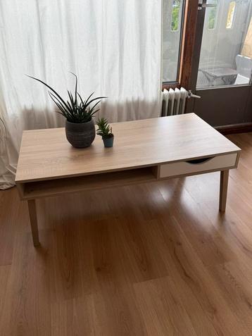 Koffietafel (afmetingen bij bericht) beschikbaar voor biedingen