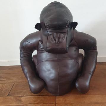 HK living Gorilla leer beschikbaar voor biedingen