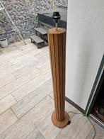 Staande hardhouten lamp ., Huis en Inrichting, Lampen | Vloerlampen, Ophalen, Zo goed als nieuw, Hout